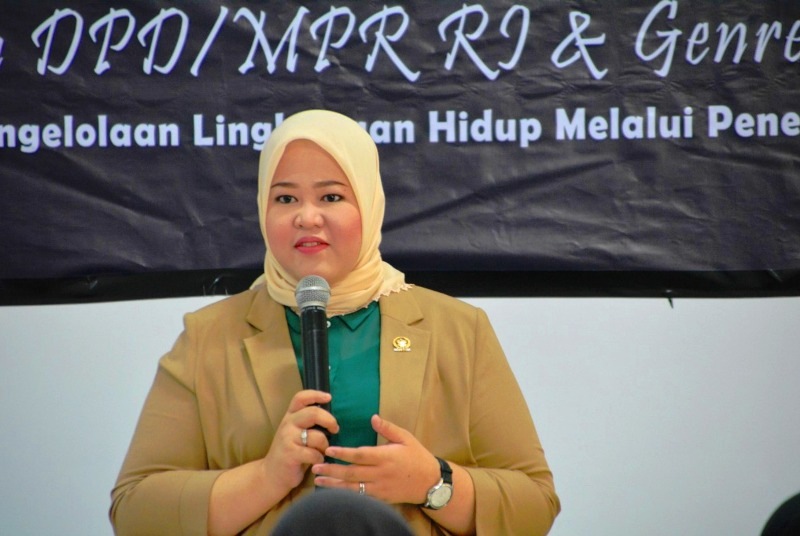 Senator Riri Damyanti