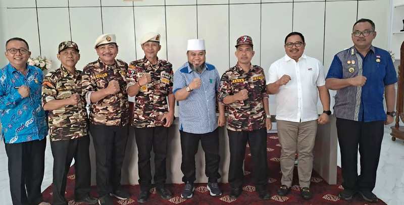 Keluarga Besar FKPPI mendapatkan kesempatan bertatap muka kepada Walikota Bengkulu Bapak H Helmi Hasan dan Wakil Walikota Bengkulu Bapak Dr Deddy Wahyudi